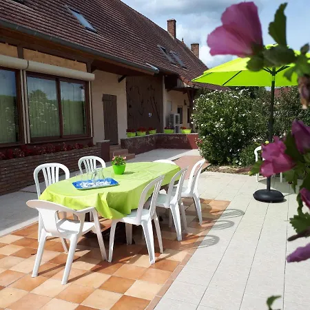 La Senonaise Villa Sens sur Seille Exterior photo